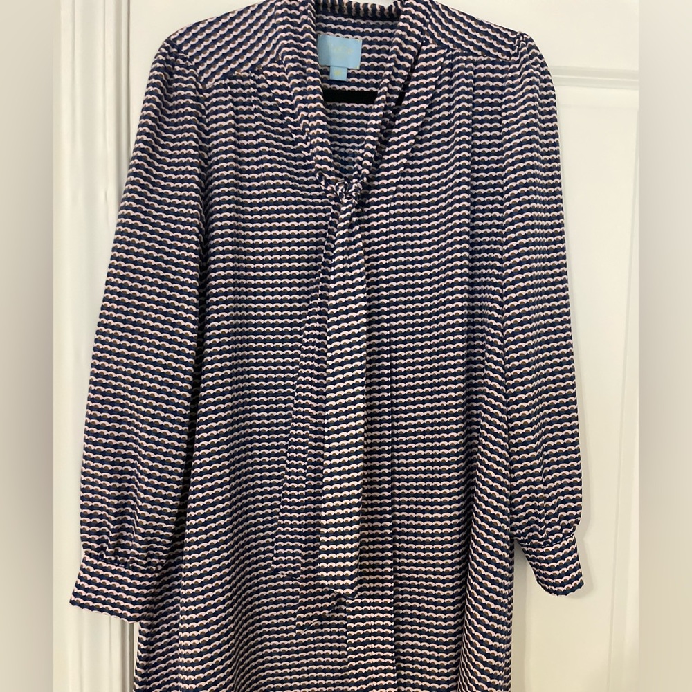 EUC CeCe dress in silky poly material
